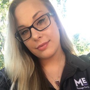 Meet your Posher, Julia